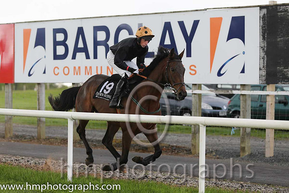 05th Yaha Fizz ( 19 , black ) and C.D. Maxwell (3) - Trainer : E. D. Delany - Owner : Alan Delany/E. D. Delany