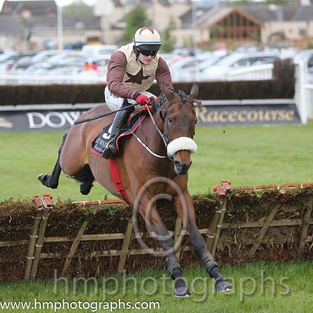 02nd Cecil Corbett (GB) ( 9 , beige, brown star ) and K.C. Sexton - Trainer : Gordon Elliott - Owner : Liam J. Clancy