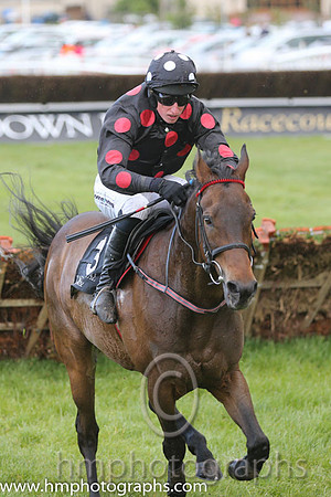 08th Caesar's Song ( 3 , black, red spots ) and M.P. Fogarty - Trainer : Anthony McCann - Owner : Miss Rita Shah