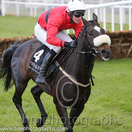 12th Liberty Love ( 4 , red, black hoop ) and B. Browne (7) - Trainer : D.Broad - Owner : Miss A O'Reilly