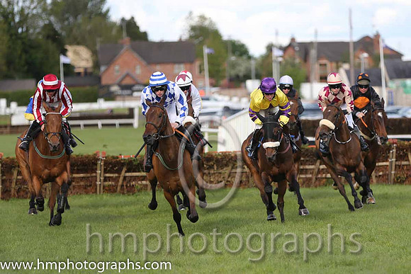 03rd Definite Soldier ( 3 , yellow, purple star ) and B.S. Hughes - Trainer : Peter Croke - Owner : J.O.Mythen