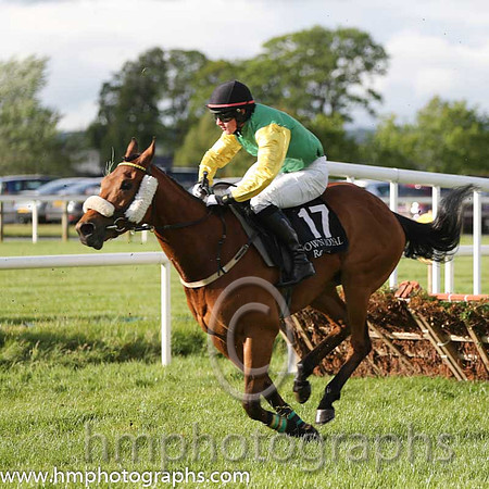 05th Ice Ice Baby (GB) ( 17 , green, yellow sleeves ) and R.A. Doyle (7) - Trainer : F.Oakes - Owner : F.Oakes
