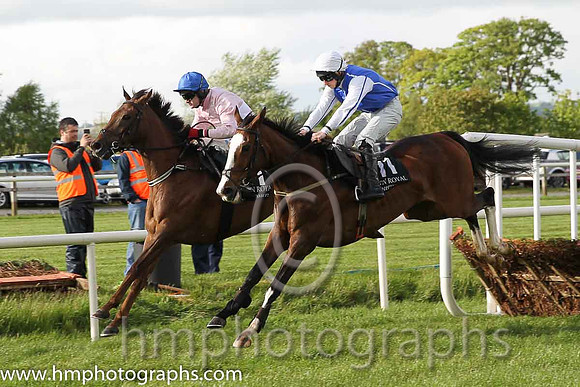 03rd Lord Of Isenay (FR) ( 1 , pink, white hoop ) and K.C. Sexton - Trainer : Eoin Griffin - Owner : Mrs.P.J.Conway