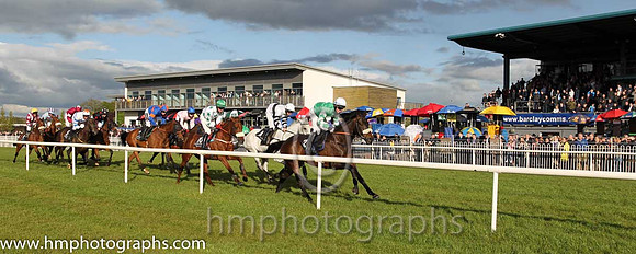 07th Shadow Play ( 2 , green, white star ) and L.P. Dempsey (5) - Trainer : Paul Nolan - Owner : Philip J. Reynolds
