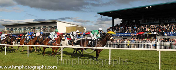 07th Shadow Play ( 2 , green, white star ) and L.P. Dempsey (5) - Trainer : Paul Nolan - Owner : Philip J. Reynolds