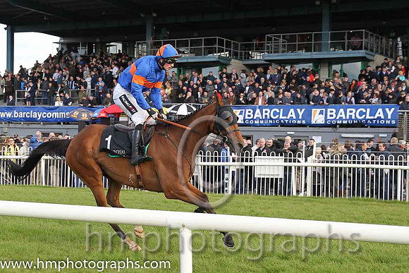 09th Leighinmohr ( 1 , blue, orange hoop ) and D.E. Mullins - Trainer : I. R. Ferguson - Owner : B. M. Kearney/James Murray