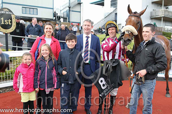 01st Medinah Gold ( 8 , red and white stripes ) and R.M. Power - Trainer : Peter Fahey - Owner : Festival Dreamers Syndicate