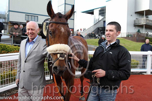 01st Medinah Gold ( 8 , red and white stripes ) and R.M. Power - Trainer : Peter Fahey - Owner : Festival Dreamers Syndicate