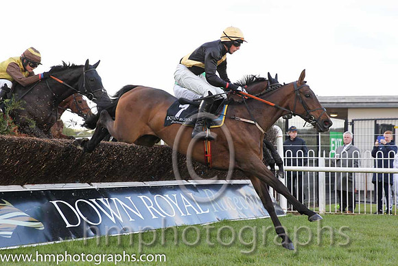 05th Waltz Legend ( 7 , black, yellow sash ) and C.D. Maxwell (3) - Trainer : Liam Lennon - Owner : Niall Delany