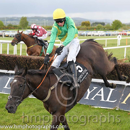 04th Close Review ( 5 , yellow, green cross belts ) and M.P. Fogarty - Trainer : R.P.Rath - Owner : G.D. Corrigan