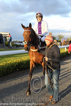 05th Man Of Conquest ( 8 , white, purple panel ) and J.P. Dowling (7) - Trainer : Desmond McDonogh - Owner : Mrs.J.S.Bolger