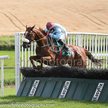 09th Canova and K C Sexton ( 4 , light blue, maroon cap ) Trainer - G Elliott , Owner - If It?s Ment To Be Syndicate