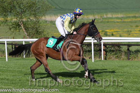 02nd Personal Shopper (GB) ( 8 , blue and yellow check ) and Rachael Blackmore (7) - Trainer : H. Smyth - Owner : H. Smyth