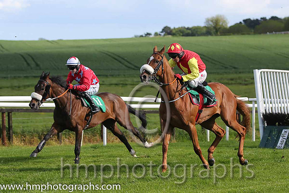 01st Be Seeing You (GB) ( 6 , red, yellow diamond ) and P. Carberry - Trainer : Gordon Elliott - Owner : Call It What You LikeSyndicate