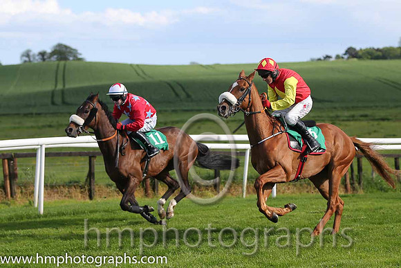 01st Be Seeing You (GB) ( 6 , red, yellow diamond ) and P. Carberry - Trainer : Gordon Elliott - Owner : Call It What You LikeSyndicate