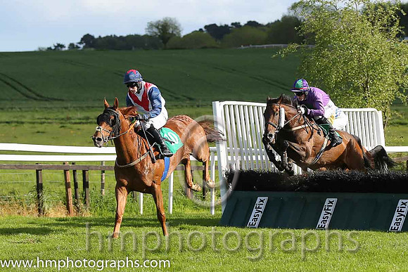 03rd Halls Bridge ( 3 , purple, green cross ) and G.N. Fox (3) - Trainer : Shane Kieran Ryder - Owner : Denis Hannon