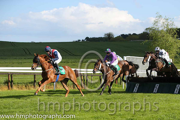 11th Trainspotting (GB) ( 10 , white, red chevron ) and A. Ring (5) - Trainer : Michael G. Cleary - Owner : Kilcock Racing Won Syndicate