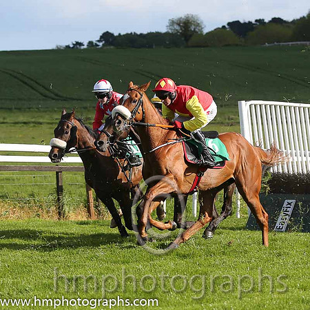 01st Be Seeing You (GB) ( 6 , red, yellow diamond ) and P. Carberry - Trainer : Gordon Elliott - Owner : Call It What You LikeSyndicate