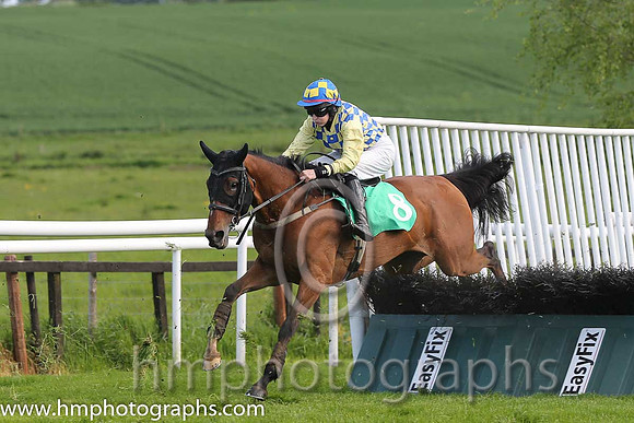02nd Personal Shopper (GB) ( 8 , blue and yellow check ) and Rachael Blackmore (7) - Trainer : H. Smyth - Owner : H. Smyth