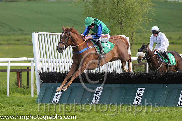08th Celtic Passion ( 9 , light green, blue sleeves ) and M.P. Fogarty - Trainer : Colin Bowe - Owner : Brendan A. Murphy