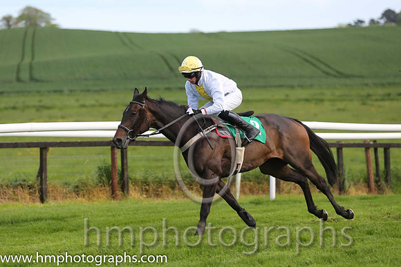 10th News For Pascal ( 2 , white, yellow stripe ) and C.D. Maxwell (3) - Trainer : Stephen Francis Magee - Owner : Cathal M. McGovern
