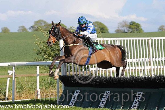10th Ashjar (FR) ( 3 , blue and black check ) and N.P. Madden - Trainer : C.A.McBratney - Owner : T.I Lindsay