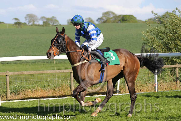 10th Ashjar (FR) ( 3 , blue and black check ) and N.P. Madden - Trainer : C.A.McBratney - Owner : T.I Lindsay