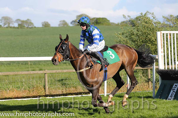 10th Ashjar (FR) ( 3 , blue and black check ) and N.P. Madden - Trainer : C.A.McBratney - Owner : T.I Lindsay
