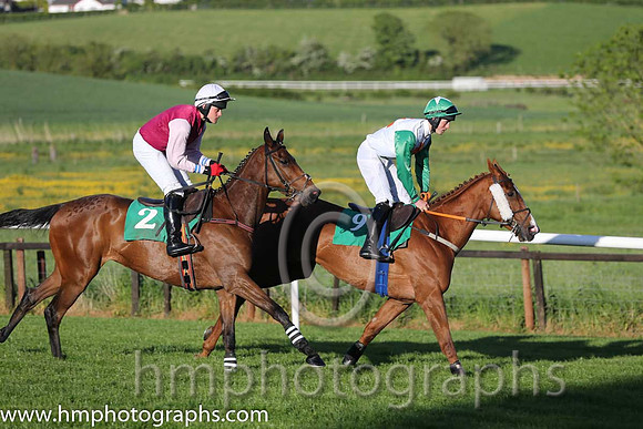 04th St Maxime ( 9 , white, orange cross ) and J.B. Kane (7) - Trainer : Gavin Cromwell - Owner : DT Racing Club
