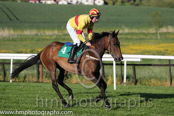 13th Winnie Cooper ( 4 , yellow, red hoop ) and A.E. Lynch - Trainer : Adrian Murray - Owner : Charles J. Maguire/Miss Clair O'Neill