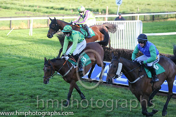 02nd Finea ( 6 , blue, green sleeves ) and J.J. King (5) - Trainer : R. K. Watson - Owner : R. K. Watson
