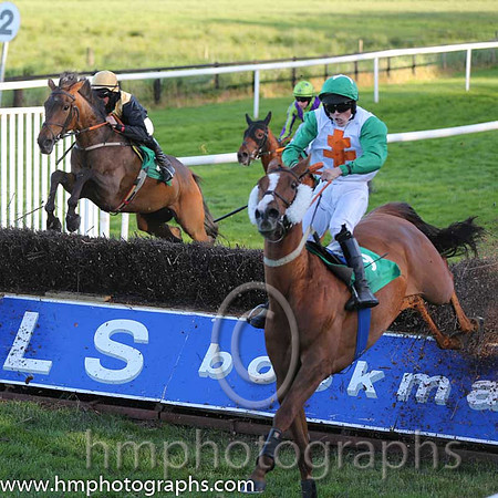 04th St Maxime ( 9 , white, orange cross ) and J.B. Kane (7) - Trainer : Gavin Cromwell - Owner : DT Racing Club