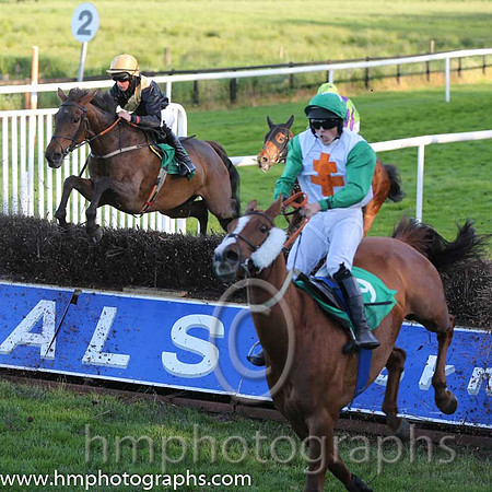 04th St Maxime ( 9 , white, orange cross ) and J.B. Kane (7) - Trainer : Gavin Cromwell - Owner : DT Racing Club