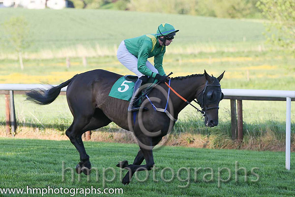 07th PU Mags Bill ( 5 , green. white epaulettes ) and S. Clements (3) - Trainer : P.G.Coffey - Owner : P.G.Coffey