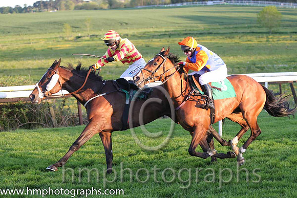 01st Waterville Rock ( 6 , yellow and red chevrons ) and K. Walsh - Trainer : J.A. Nash - Owner : Michael O'Flynn/John F. O'Flynn