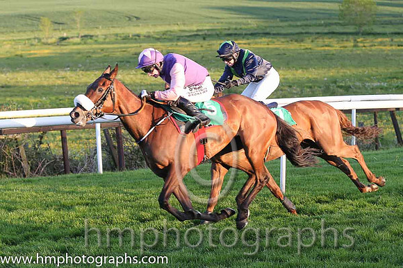 03rd Wither Or Not ( 7 , blue, green chevron ) and L. O'Neill (7) - Trainer : B. R. Hamilton - Owner : Mrs G. Vaughan