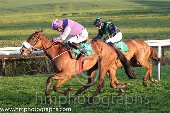 03rd Wither Or Not ( 7 , blue, green chevron ) and L. O'Neill (7) - Trainer : B. R. Hamilton - Owner : Mrs G. Vaughan