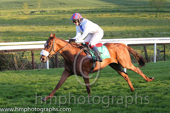 06th Benvardin ( 2 , white, blue stripe ) and M. O'Sullivan (7) - Trainer : I. R. Ferguson - Owner : Mrs J.K.Ferguson