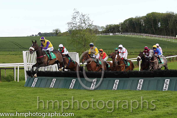 01st Haddington Road ( 7 , yellow, purple sleeves ) and Andrew J. McNamara - Trainer : Mrs D.A.Love - Owner : Ms. Salome M. Brennan
