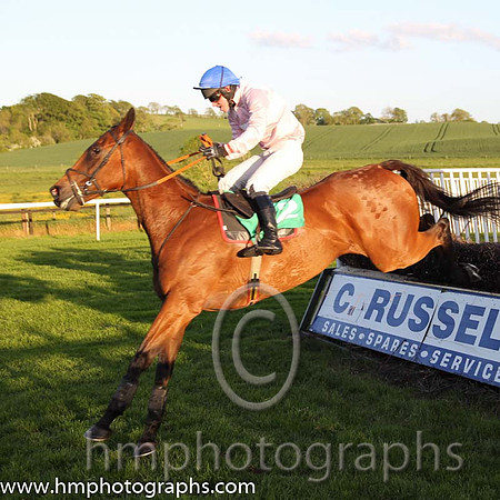 01st El Grande ( 2 , pink, white hoop ) and N. McParlan (5) - Trainer : J.T.R.Dreaper - Owner : Mrs.P.J.Conway