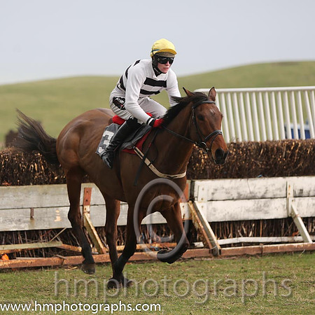 04th Our Boy Barney ( 3 ) H D Dunne - Trainer: Stephen F Magee - black white hoops
