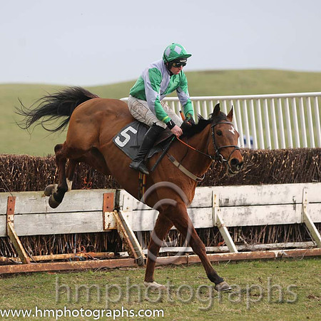 01st Count Massini ( 5 ) J J Codd - Trainer: Edward Smyth - emerald green mauve qtrd