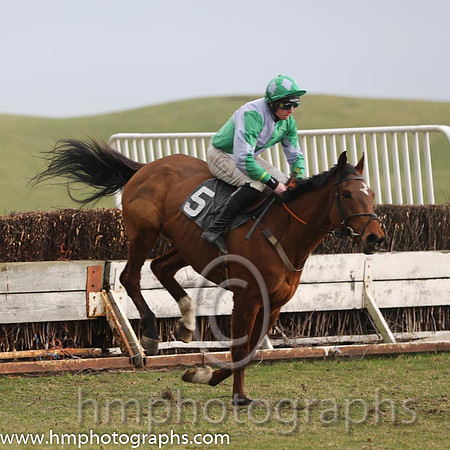 01st Count Massini ( 5 ) J J Codd - Trainer: Edward Smyth - emerald green mauve qtrd