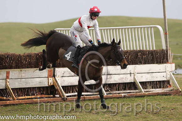 05th F Swan Island ( 4 ) J C Barry - Trainer: Stephen F Magee - white, red hoop