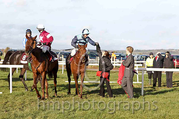 First Lieutenant & B J Cooper - 2nd (3, maroon, white star, white cap) & Kauto Stone & D A Jacob - Winner (6, Light blue and dark blue chevrons) - CU2D4901-e