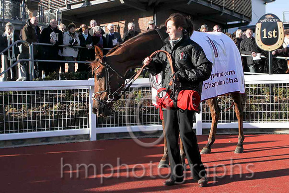 Kauto Stone & D A Jacob - Winner (6, Light blue and dark blue chevrons) - CU2D4946-e