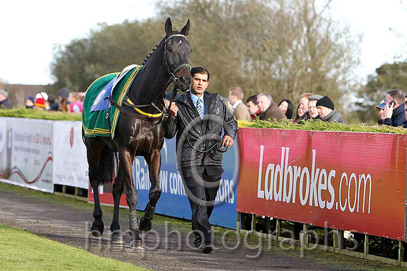 Realt Dubh & P Carberry - 4th (8, royal blue, white cross sashes) - FT8E8075-e
