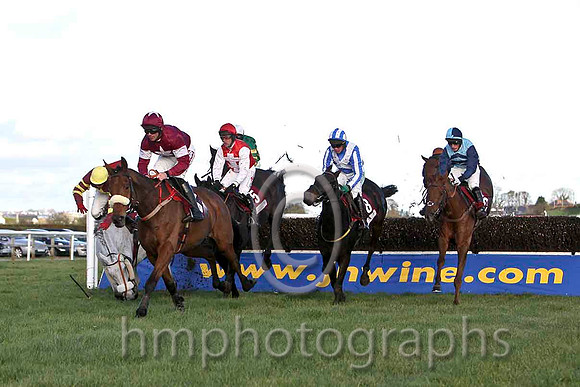 Quito De La Roque & D N Russell - 3rd (7, maroon, white star, maroon cap)FT8E8143-e