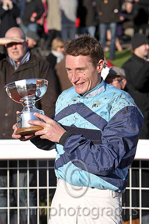 Kauto Stone & D A Jacob - Winner (6, Light blue and dark blue chevrons) - FT8E8171-e