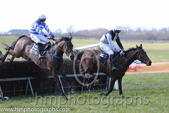 02nd Semper Fortis ( 15 )  B O'Neill - Trainer: Colin Bowe - blue, white chevrons